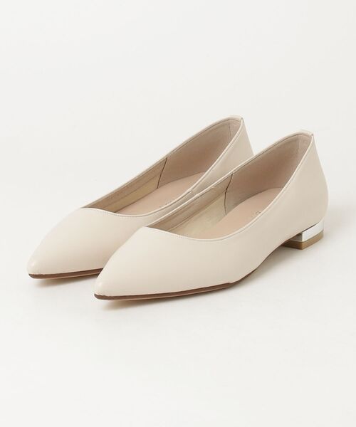 artemis by DIANA（アルテミスバイダイアナ）の「メタリックヒール　ポインテッドトゥフラットシューズ（パンプス・レディース・ブラック/アイボリー/ダークベージュ・22.0cm/22.5cm/23.0cm/23.5cm/24.0cm/24.5cm/25.0cm）」の10枚目の写真