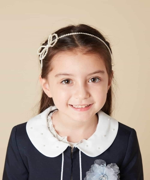 a.v.v（アーヴェヴェ）の「[KIDS][セレモニー]パール調カチューシャ（カチューシャ・キッズ・アイボリー・120）」の11枚目の写真