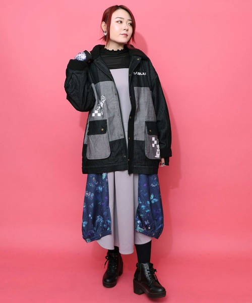 ScoLar(スカラー)の「ScoLar(スカラー) 落書きモザイク柄デニム×ボアジャケット(デニムジャケット・レディース・ネイビー/ブラック・MEDIUM)」の4枚目の写真