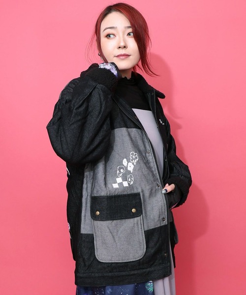 ScoLar(スカラー)の「ScoLar(スカラー) 落書きモザイク柄デニム×ボアジャケット(デニムジャケット・レディース・ネイビー/ブラック・MEDIUM)」の5枚目の写真