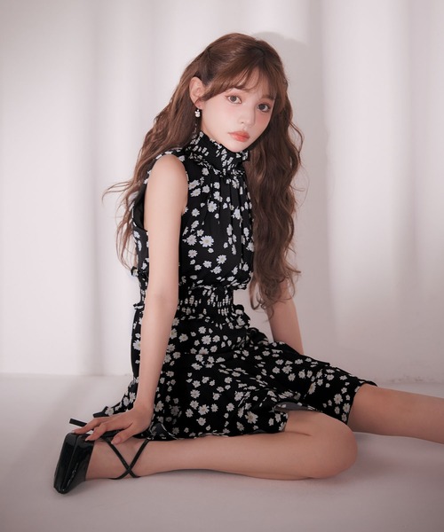 sugar nine(シュガーナイン)の「【ワンピース】フラワープリントフレアワンピース(ワンピース・レディース・ロイヤルブルー/レッド/ブラック×ホワイト/ホワイト・SMALL/X-SMALL/MEDIUM)」の11枚目の写真