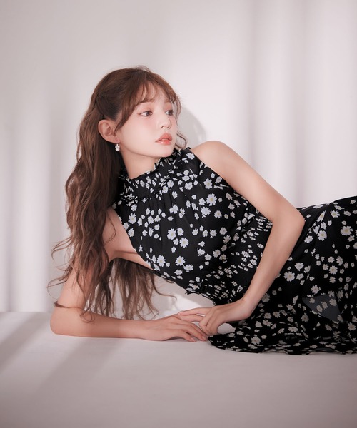 sugar nine(シュガーナイン)の「【ワンピース】フラワープリントフレアワンピース(ワンピース・レディース・ロイヤルブルー/レッド/ブラック×ホワイト/ホワイト・SMALL/X-SMALL/MEDIUM)」の18枚目の写真