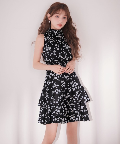 sugar nine(シュガーナイン)の「【ワンピース】フラワープリントフレアワンピース(ワンピース・レディース・ロイヤルブルー/レッド/ブラック×ホワイト/ホワイト・SMALL/X-SMALL/MEDIUM)」の20枚目の写真