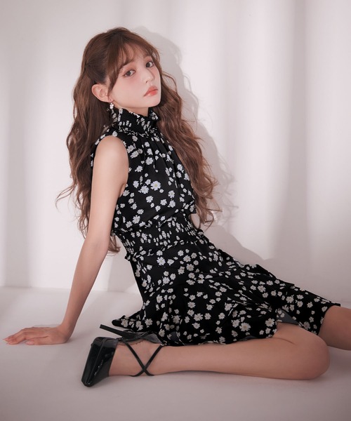 sugar nine(シュガーナイン)の「【ワンピース】フラワープリントフレアワンピース(ワンピース・レディース・ロイヤルブルー/レッド/ブラック×ホワイト/ホワイト・SMALL/X-SMALL/MEDIUM)」の21枚目の写真