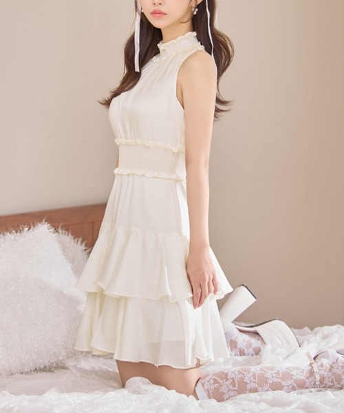 sugar nine(シュガーナイン)の「【ワンピース】フラワープリントフレアワンピース(ワンピース・レディース・ロイヤルブルー/レッド/ブラック×ホワイト/ホワイト・SMALL/X-SMALL/MEDIUM)」の5枚目の写真