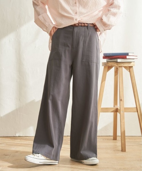 LBC(エルビーシー)の「コットンベイカーワイドパンツ(その他パンツ・レディース・チャコール/カーキ/オフホワイト・L/M)」の12枚目の写真