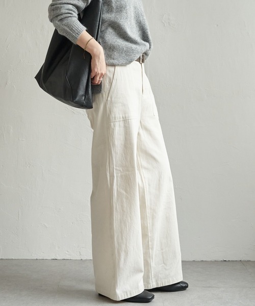 LBC(エルビーシー)の「コットンベイカーワイドパンツ(その他パンツ・レディース・チャコール/カーキ/オフホワイト・L/M)」の13枚目の写真