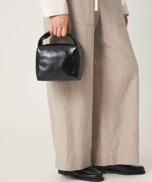 ODETTE E ODILE(オデットエオディール)の「<Bucket Baggage> Puff Cube Small BL(ハンドバッグ・レディース・ブラック・FREE)」の1枚目の写真