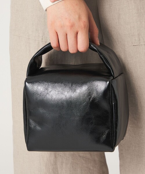 ODETTE E ODILE(オデットエオディール)の「<Bucket Baggage> Puff Cube Small BL(ハンドバッグ・レディース・ブラック・FREE)」の2枚目の写真