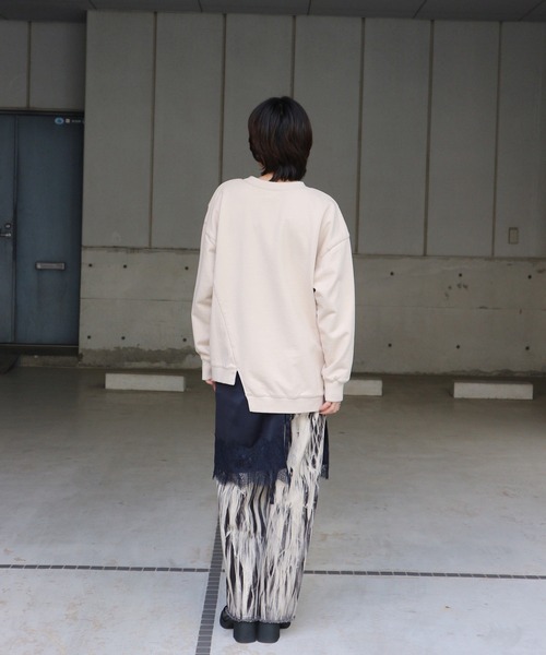 Ameri(アメリ)の「CONCEPT DOCKING CUT TOP(Tシャツ/カットソー・レディース・アイボリー/スミクロ/ブラウン・FREE)」の5枚目の写真