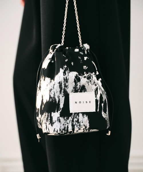 NOISE MAKER(ノイズメーカー)の「2WAYドローストリングバッグ(ショルダーバッグ・レディース・ブラック系その他/シルバー系その他・FREE)」の5枚目の写真