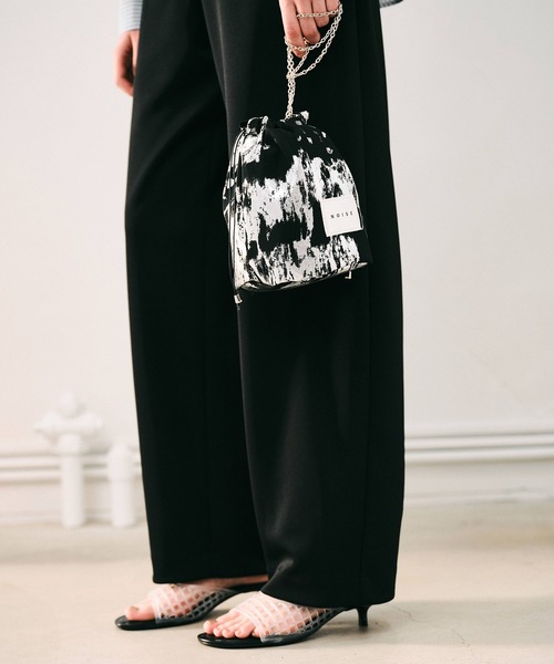 NOISE MAKER(ノイズメーカー)の「2WAYドローストリングバッグ(ショルダーバッグ・レディース・ブラック系その他/シルバー系その他・FREE)」の4枚目の写真