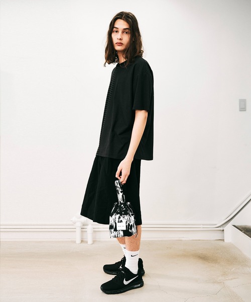 NOISE MAKER(ノイズメーカー)の「2WAYドローストリングバッグ(ショルダーバッグ・レディース・ブラック系その他/シルバー系その他・FREE)」の6枚目の写真