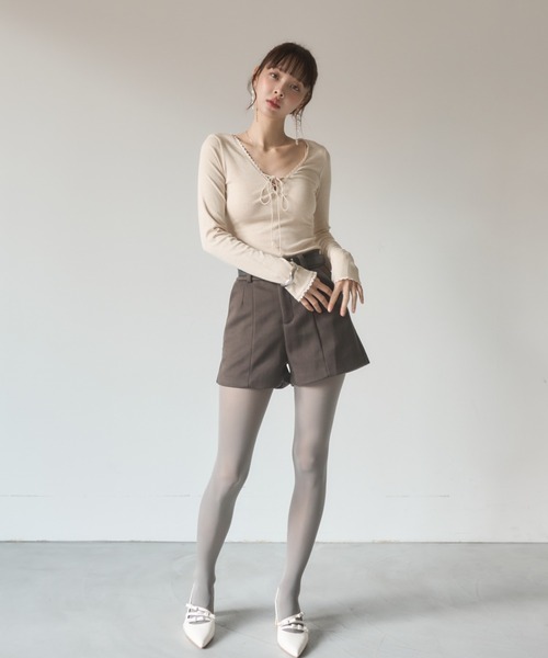 Nadana(ナダナ)の「レースドッキングフロントレースアップトップス(Tシャツ/カットソー・レディース・グレー/アイボリー・FREE)」の3枚目の写真