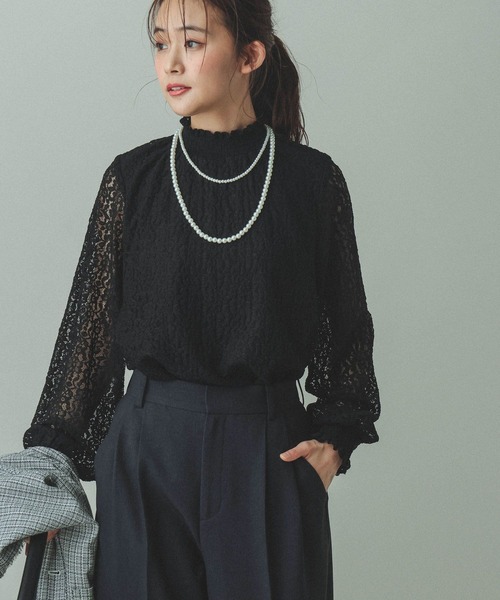 GLOBAL WORK(グローバルワーク)の「MATINEE LINE/アソートシャーリングブラウス/632551(シャツ/ブラウス・レディース・ブラック/ライトベージュ/その他/ホワイト系その他2・LARGE/MEDIUM)」の1枚目の写真