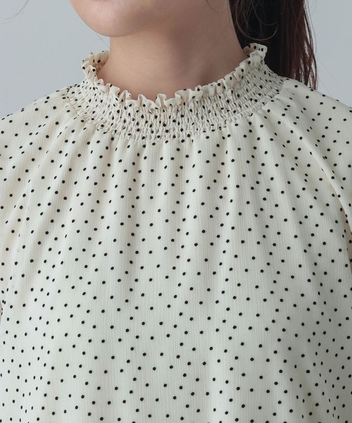 GLOBAL WORK(グローバルワーク)の「MATINEE LINE/アソートシャーリングブラウス/632551(シャツ/ブラウス・レディース・ブラック/ライトベージュ/その他/ホワイト系その他2・LARGE/MEDIUM)」の5枚目の写真