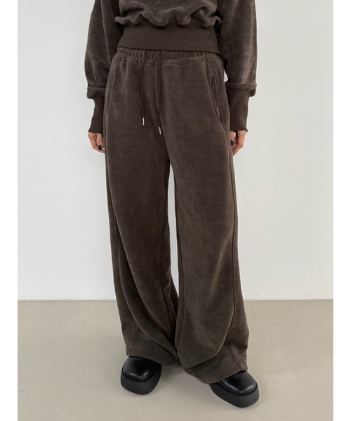 Didot.showroom(ディドット ショールーム)の「【DIDOT.】ピンタックワイドパンツ(フリース裏起毛・裾絞り可能)(スウェットパンツ・レディース・ネイビー/ブラック/ブラウン・FREE)」の3枚目の写真