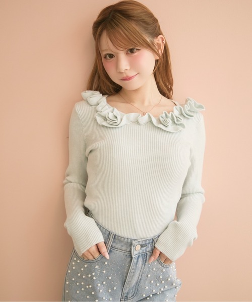 TITTY&CO.(ティティーアンドコー)の「ローズリブニット(ニット/セーター・レディース・グレー/ベージュ/ブラック/アイボリー/ブルー・FREE)」の1枚目の写真