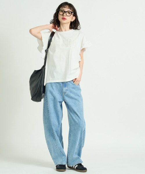 A.D.C.L.（エーディーシーエル）の「デニム ボリュームカーブパンツ（デニムパンツ・レディース・ネイビー/サックスブルー・M/L）」の13枚目の写真