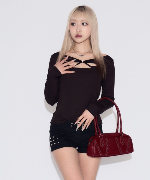 tinkerend(ティンカーエンド)の「Cutout Charm Tops / カットアウトチャームトップス(Tシャツ/カットソー・レディース・ブラック・FREE)」の9枚目の写真