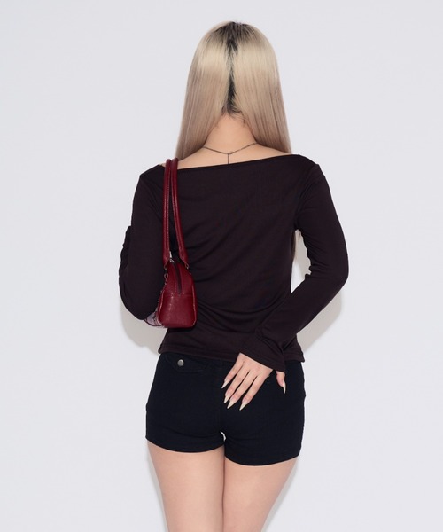 tinkerend(ティンカーエンド)の「Cutout Charm Tops / カットアウトチャームトップス(Tシャツ/カットソー・レディース・ブラック・FREE)」の10枚目の写真