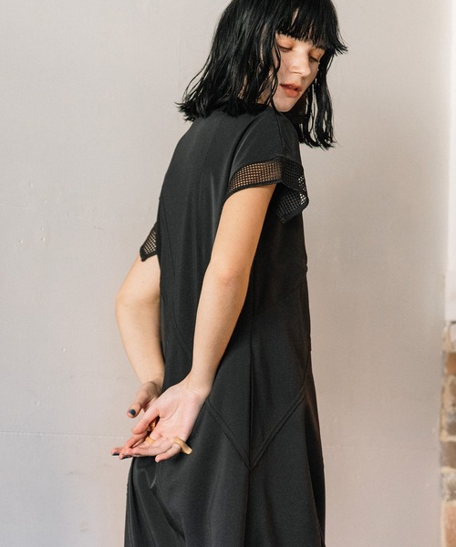 AULA AILA（アウラアイラ）の「スラントスイッチングワンピース（ワンピース・レディース・ブラウン/チャコールグレー/ブラック・0）」の10枚目の写真