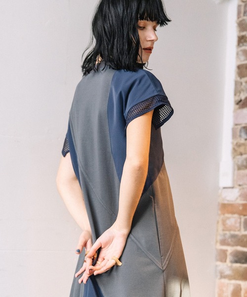 AULA AILA（アウラアイラ）の「スラントスイッチングワンピース（ワンピース・レディース・ブラウン/チャコールグレー/ブラック・0）」の15枚目の写真