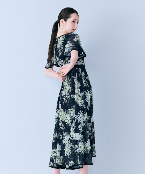 Audie a Muses(オーディアミューズ)の「ミモザプリントワンピース(ワンピース・レディース・ブラック/オフホワイト・36/40/42/38)」の4枚目の写真