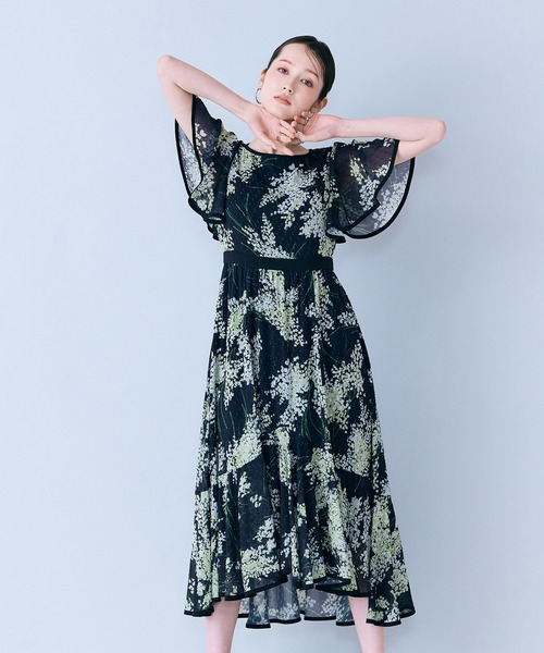 Audie a Muses(オーディアミューズ)の「ミモザプリントワンピース(ワンピース・レディース・ブラック/オフホワイト・36/40/42/38)」の6枚目の写真