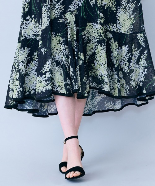 Audie a Muses(オーディアミューズ)の「ミモザプリントワンピース(ワンピース・レディース・ブラック/オフホワイト・36/40/42/38)」の13枚目の写真