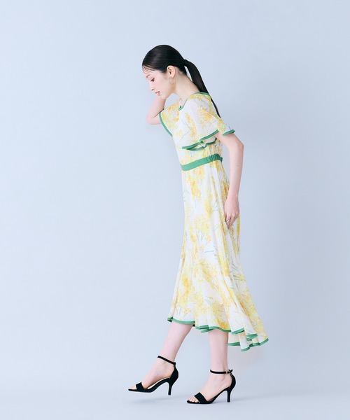 Audie a Muses(オーディアミューズ)の「ミモザプリントワンピース(ワンピース・レディース・ブラック/オフホワイト・36/40/42/38)」の22枚目の写真
