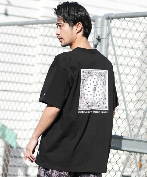 NEW ERA(ニューエラ)の「NEW ERA/ニューエラ 半袖 Tシャツ バックプリント Paisley(Tシャツ/カットソー・メンズ・ホワイト/ライトブラウン/ブラック・M/L/XL/XXL)」の2枚目の写真