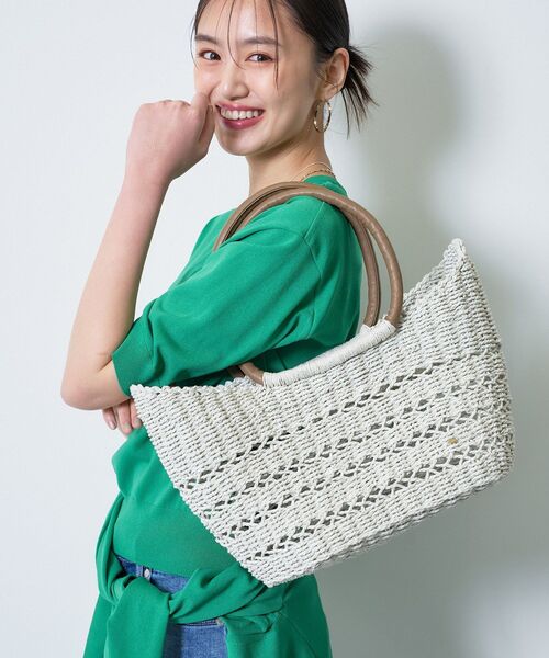 INDIVI（インディヴィ）の「【透かし編み】ペーパーヤーン バスケットバッグ（トートバッグ・レディース・アイボリー/ベージュ・00）」の9枚目の写真