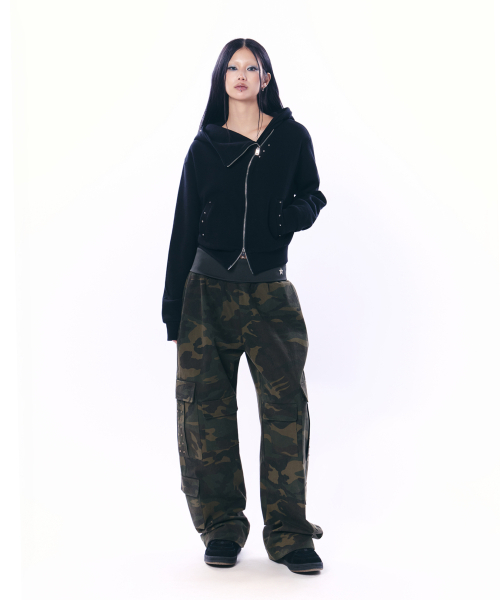 SETUP-EXE(セットアップイーエックスイー)の「MULTI-POCKET STUDDED PANTS / CAMO(その他パンツ・レディース・その他・OS)」の2枚目の写真