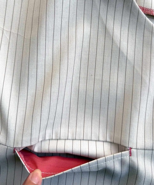 Q(キュー)の「ストライプシャツジャケット(ノーカラージャケット・レディース・アイボリー・MEDIUM)」の2枚目の写真