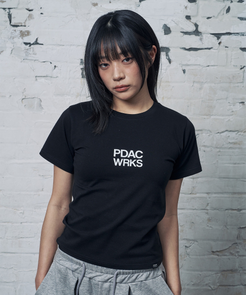 PEID（ペイド）の「PD PDAC スリムフィット半袖Tシャツブラック（Tシャツ/カットソー・レディース・ブラック・2/3/1）」の2枚目の写真