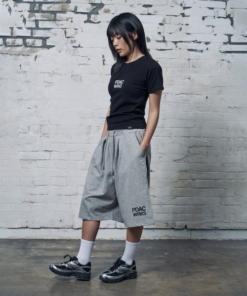 PEID（ペイド）の「PD PDAC スリムフィット半袖Tシャツブラック（Tシャツ/カットソー・レディース・ブラック・2/3/1）」の4枚目の写真