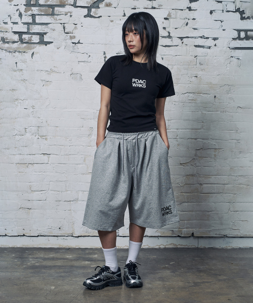 PEID（ペイド）の「PD PDAC スリムフィット半袖Tシャツブラック（Tシャツ/カットソー・レディース・ブラック・2/3/1）」の5枚目の写真