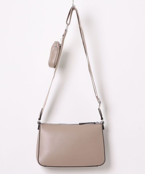 Guess(ゲス)の「【GUESS】ゲス FIORA MINI TOP ZIP ショルダーバッグ(ショルダーバッグ・レディース・ブラック/ベージュ・FREE)」の8枚目の写真