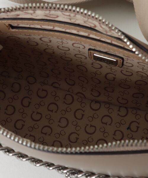 Guess(ゲス)の「【GUESS】ゲス FIORA MINI TOP ZIP ショルダーバッグ(ショルダーバッグ・レディース・ブラック/ベージュ・FREE)」の6枚目の写真