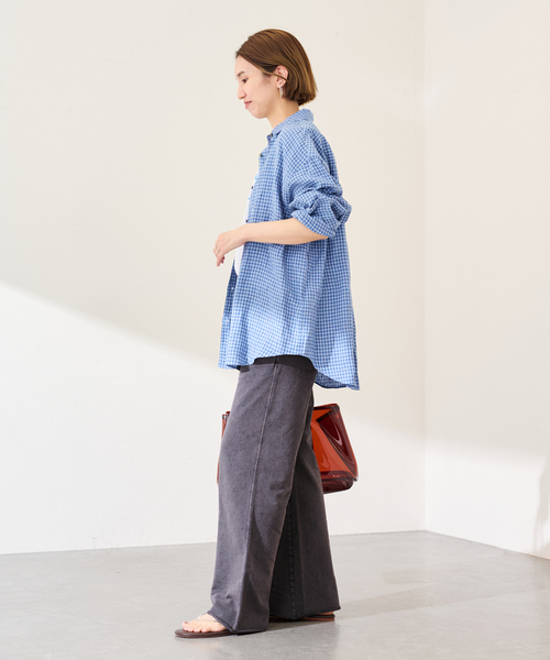 FRAMeWORK（フレームワーク）の「ウェットオゾン加工インレーセミフレアパンツ（スラックス・レディース・ライトグレー/スミクロ・36/38）」の9枚目の写真