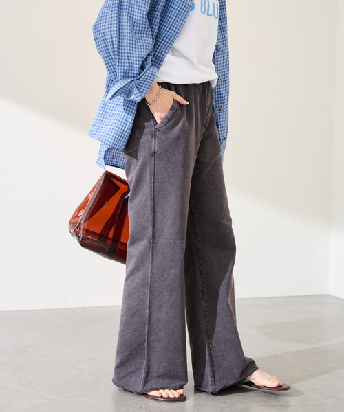 FRAMeWORK（フレームワーク）の「ウェットオゾン加工インレーセミフレアパンツ（スラックス・レディース・ライトグレー/スミクロ・36/38）」の6枚目の写真