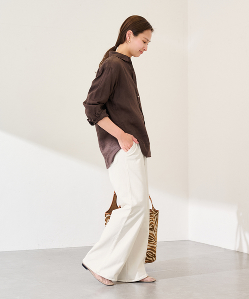 FRAMeWORK（フレームワーク）の「ウェットオゾン加工インレーセミフレアパンツ（スラックス・レディース・ライトグレー/スミクロ・36/38）」の3枚目の写真