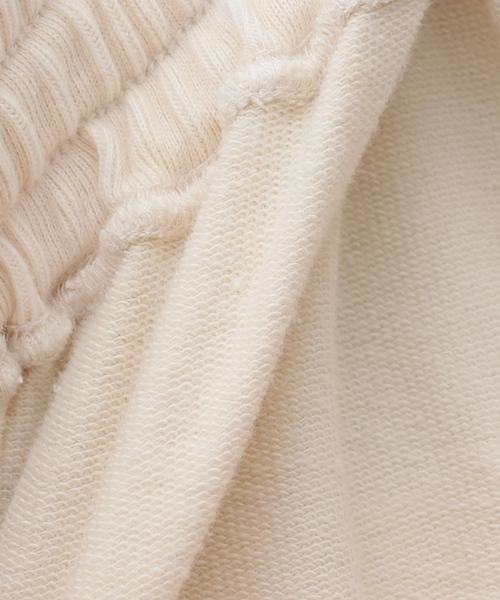 FRAMeWORK（フレームワーク）の「ウェットオゾン加工インレーセミフレアパンツ（スラックス・レディース・ライトグレー/スミクロ・36/38）」の20枚目の写真