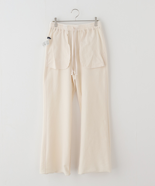 FRAMeWORK（フレームワーク）の「ウェットオゾン加工インレーセミフレアパンツ（スラックス・レディース・ライトグレー/スミクロ・36/38）」の19枚目の写真