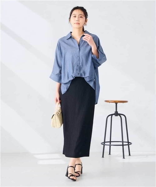 a.v.v(アーヴェヴェ)の「【2WAY】シアーデニムドルマンシャツ(シャツ/ブラウス・レディース・ネイビー・39)」の3枚目の写真