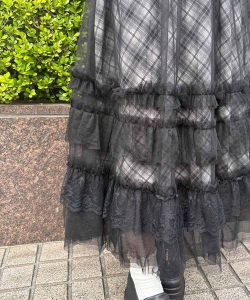 couture BY ROJITA(クチュールバイロジータ)の「ランダムフリルチュールロングスカート(スカート・レディース・その他/ブラック/アイボリー・FREE)」の8枚目の写真