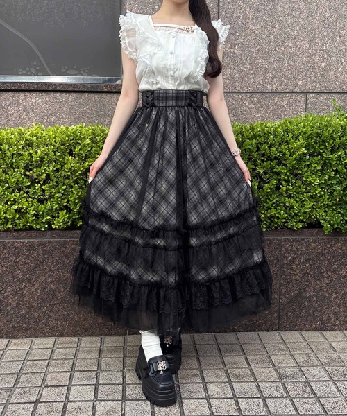 couture BY ROJITA(クチュールバイロジータ)の「ランダムフリルチュールロングスカート(スカート・レディース・その他/ブラック/アイボリー・FREE)」の4枚目の写真