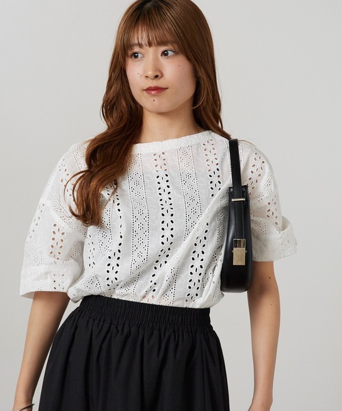 Vincent et Mireille(バンソンエミレイユ)の「Vincent et Mireille/バンソンエミレイユ BOAT NECK BLOUSE ブラウス パンチングレース 2026年 夏 夏服(シャツ/ブラウス・レディース・ホワイト/ブラック・36)」の10枚目の写真