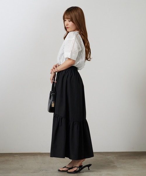 Vincent et Mireille(バンソンエミレイユ)の「Vincent et Mireille/バンソンエミレイユ BOAT NECK BLOUSE ブラウス パンチングレース 2026年 夏 夏服(シャツ/ブラウス・レディース・ホワイト/ブラック・36)」の14枚目の写真